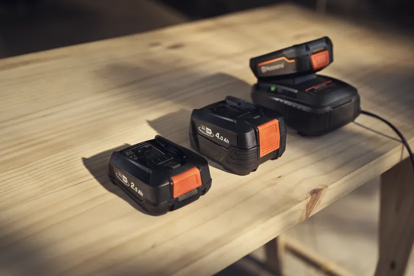 Încărcător Husqvarna Aspire™ P4A 18-C70