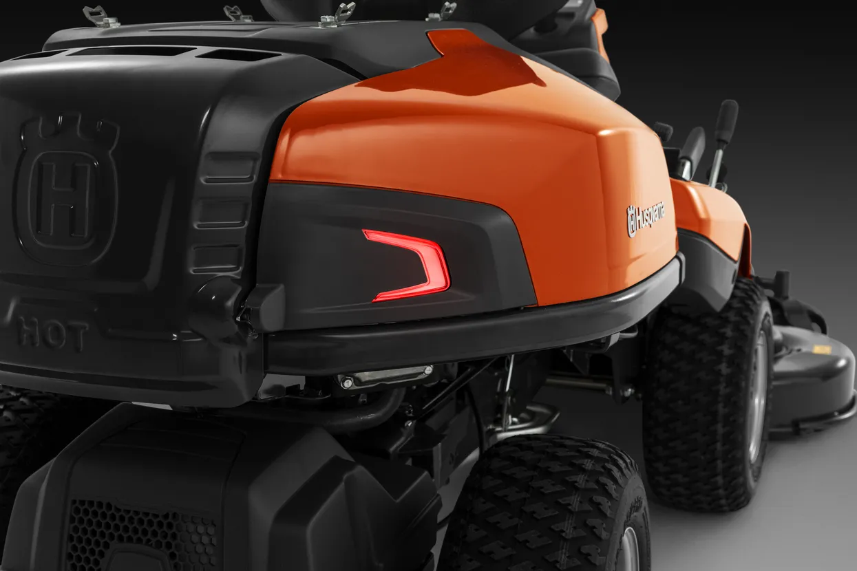 Husqvarna R 320X AWD (prețul nu include masă de tăiere)