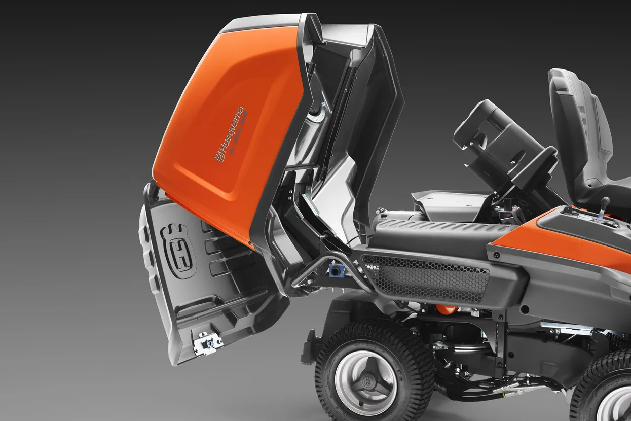 Husqvarna RC 320Ts AWD (prețul nu include masă de tăiere)