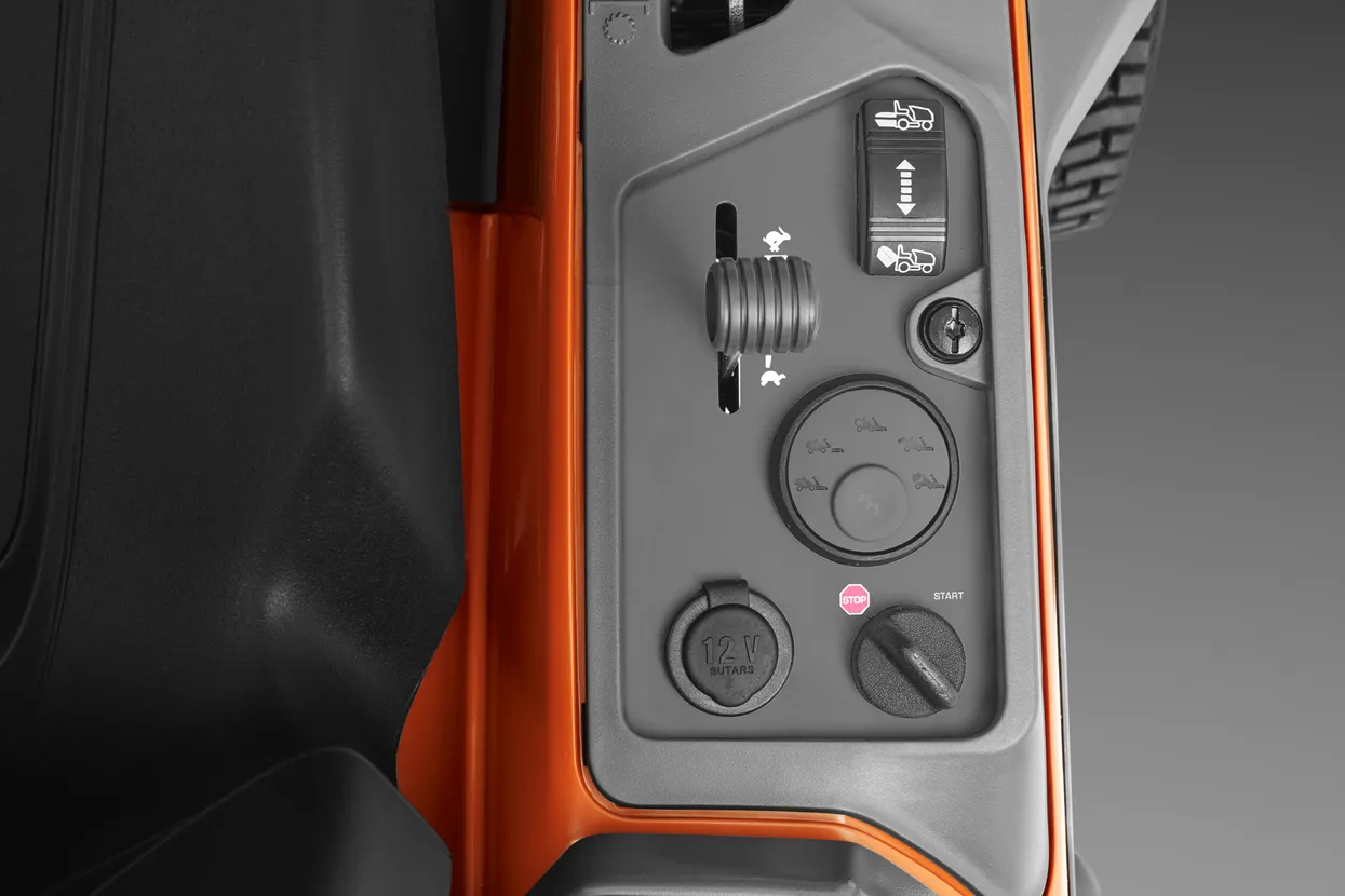 Husqvarna RC 320Ts AWD (prețul nu include masă de tăiere)