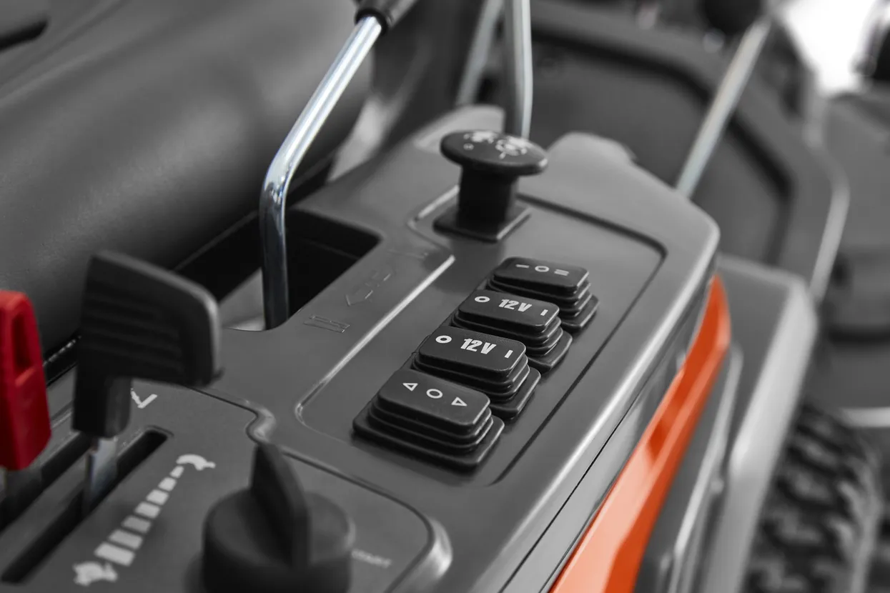 Husqvarna R 420TsX AWD (prețul nu include masă de tăiere)
