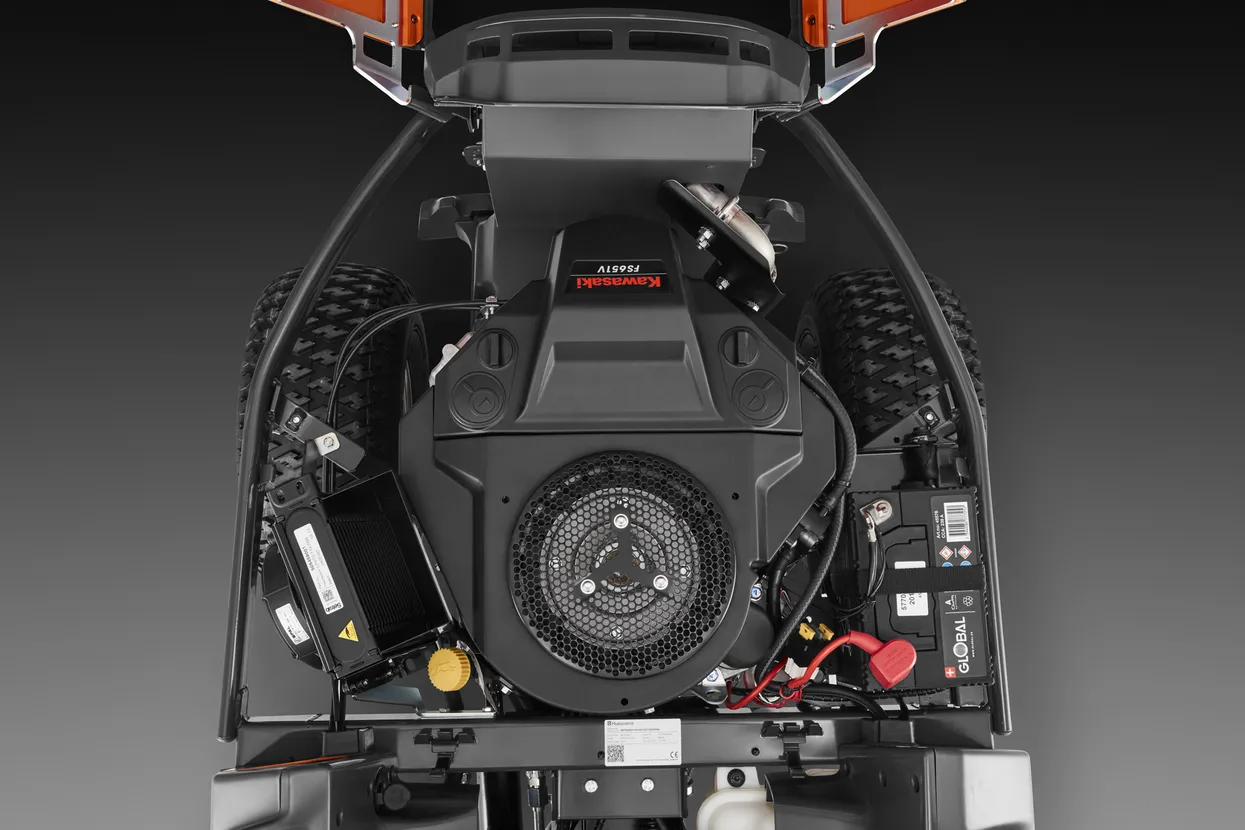 Husqvarna R 420TsX AWD (prețul nu include masă de tăiere)