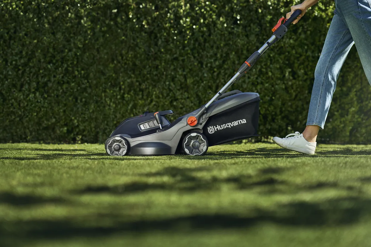 Husqvarna Aspire™ LC34-P4A (nu include acumulator și încărcător)