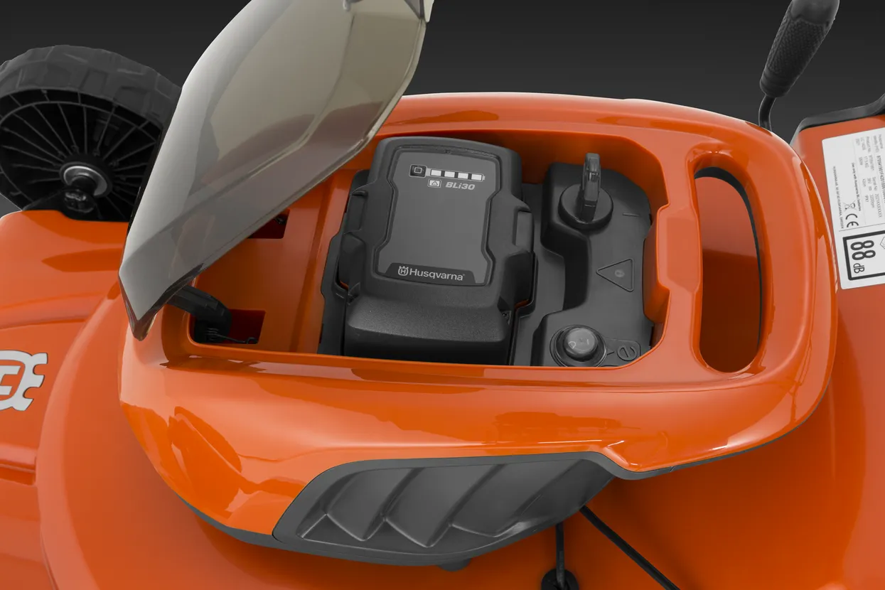 Husqvarna LC 142i (nu include acumulator și încărcător)