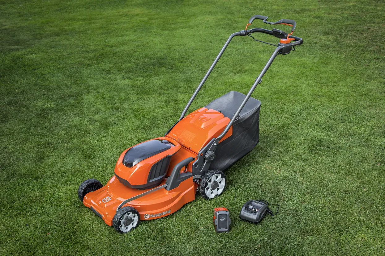 Husqvarna LC 347iVX (nu include acumulator și încărcător)