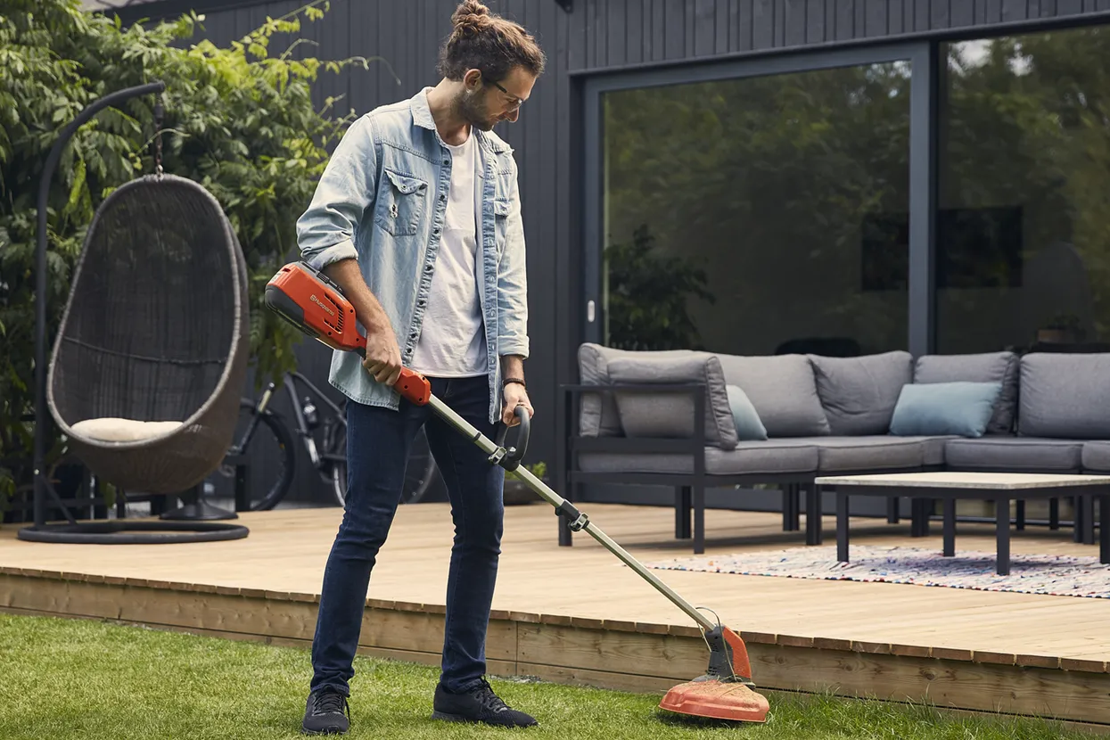 HUSQVARNA Set trimmer 115iL și motounealtă gard viu 115iHD45