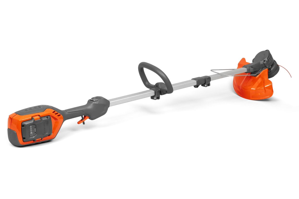 Husqvarna 215iL cu acumulator și încărcător