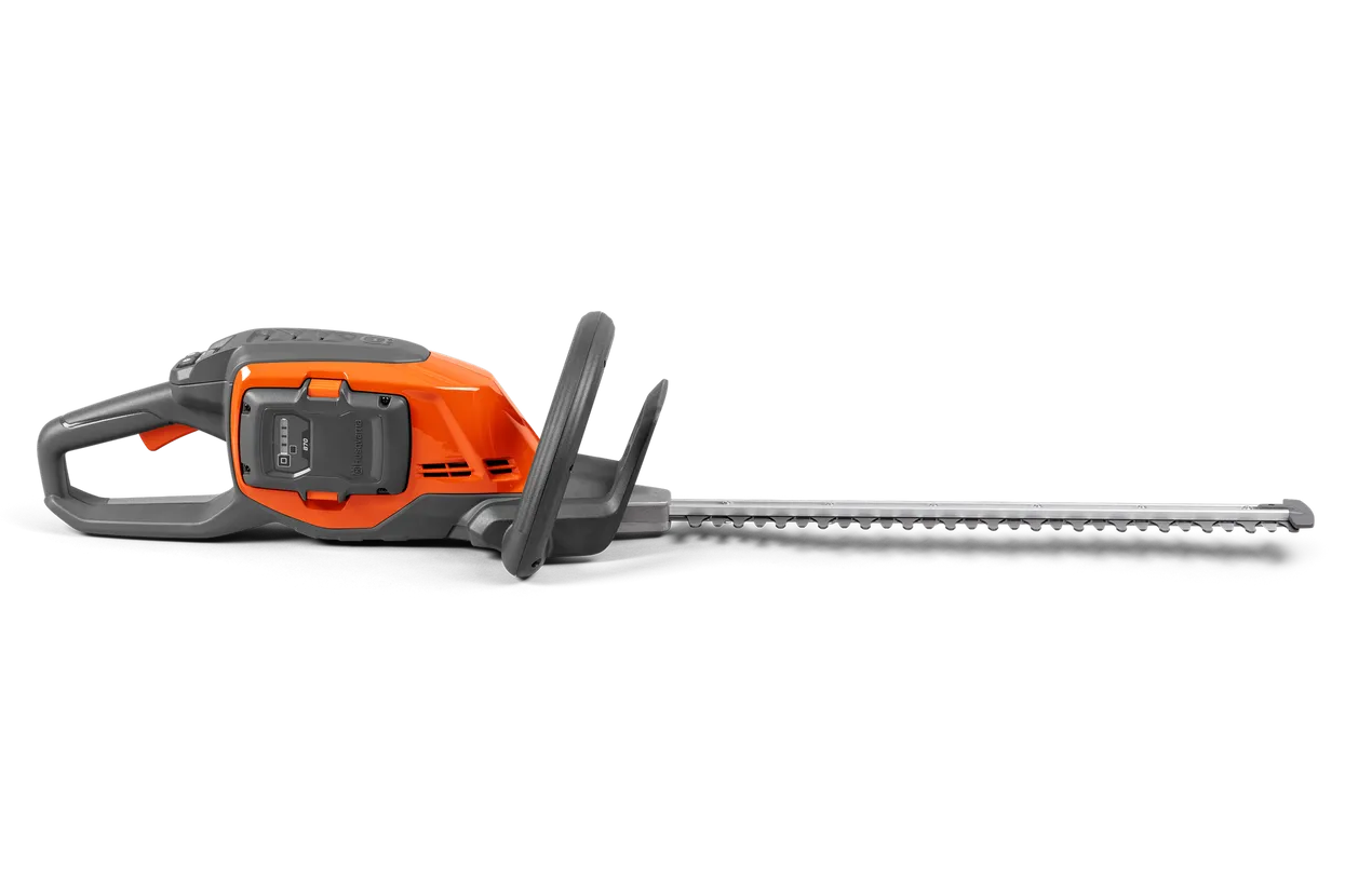 Husqvarna 215iHD45 cu acumulator și încărcător