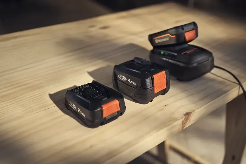 Încărcător Husqvarna Aspire™ P4A 18-C170